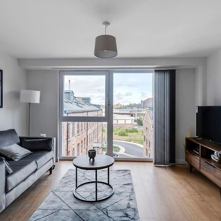 Spacious 1 Bedroom Apartment In A Converted Mill ลีดส์ ภายนอก รูปภาพ