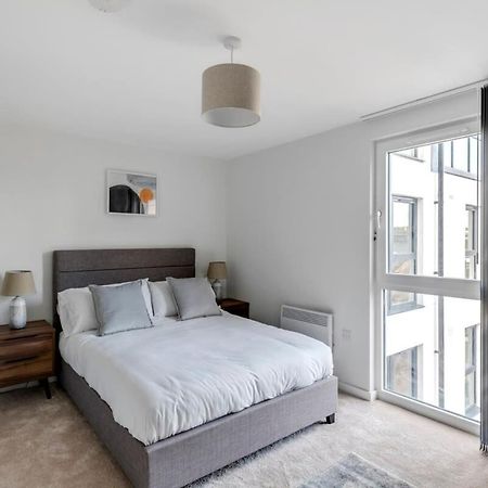 Spacious 1 Bedroom Apartment In A Converted Mill ลีดส์ ภายนอก รูปภาพ
